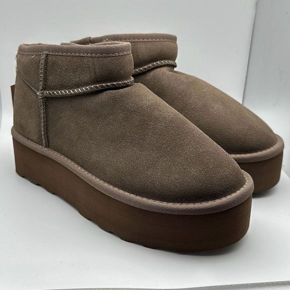 CUSHIONAIRE Women's Genuine Suede pull on platform boot +Memory Foam 9 TAUPE - Picture 1 of 7